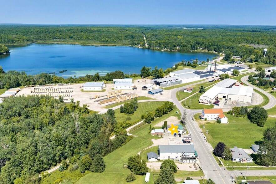 More Photos Of 621 Bissell St, White Lake Restaurant For Sale