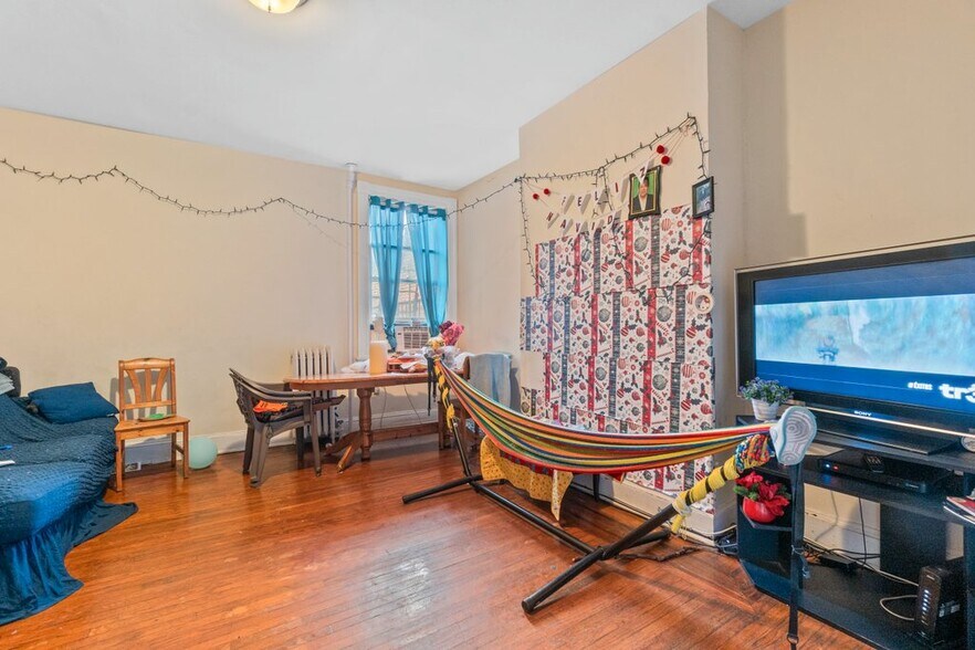 More Photos Of 2810 Saint Paul St, Baltimore Multifamily For Sale