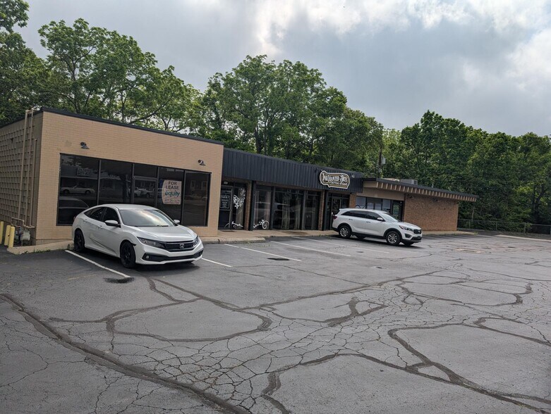 More Photos Of 440-448 S Main St, Englewood Unknown For Lease