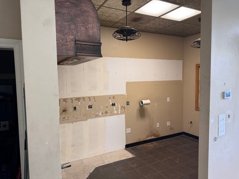 More Photos Of 109 N 5th St, Redlands Storefront For Lease