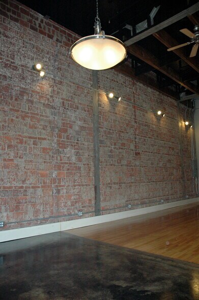 More Photos Of 217 Broad St, Kingsport Storefront Retail Office For Sale