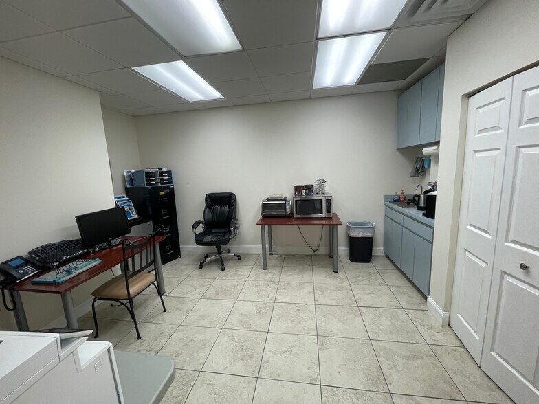 More Photos Of 28163 US Hwy 19 N, Clearwater Office For Lease
