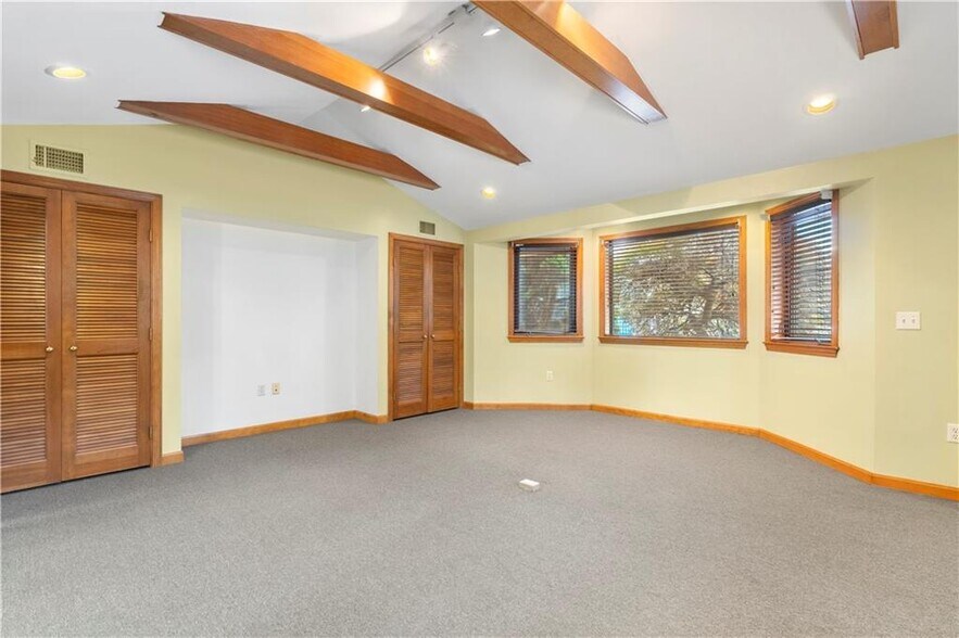 More Photos Of 63 Bleachery Ct, Warwick Distribution For Sale