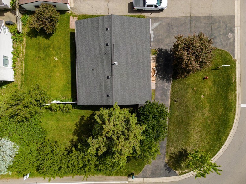 More Photos Of 7969 Richardson Rd, West Bloomfield Office Residential For Sale