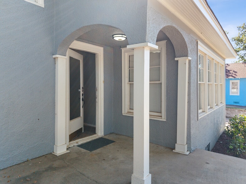 More Photos Of 1703 S Quaker Ave, Tulsa Apartments For Sale