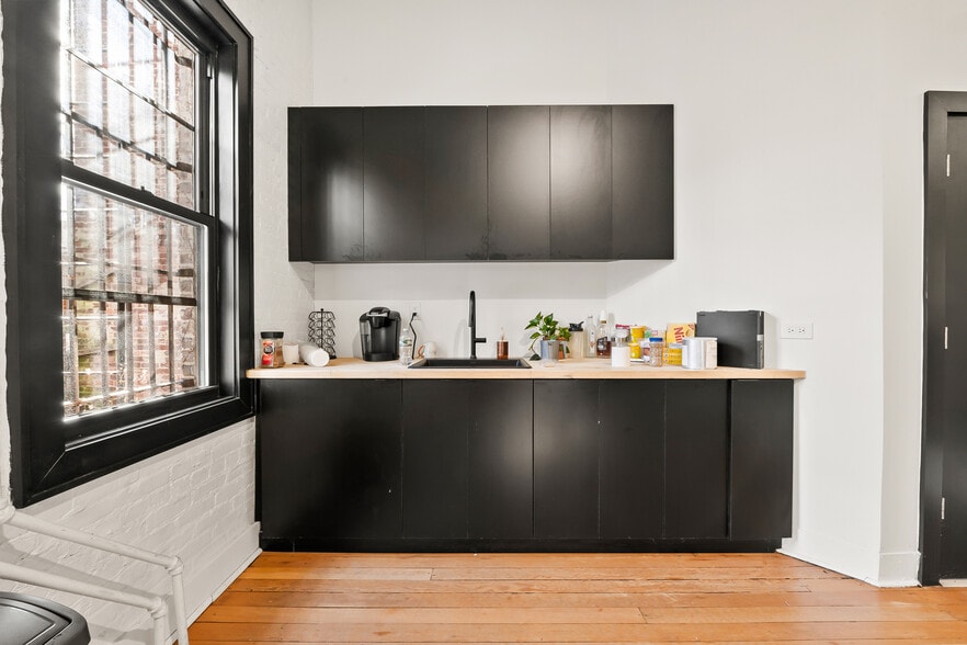 More Photos Of 186 Ocean Ave, Jersey City Storefront Retail Residential For Lease