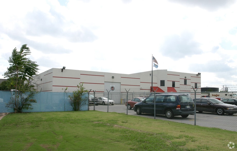 More Photos Of 1610 NE 4th St, Oklahoma City Warehouse For Lease