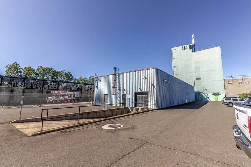 More Photos Of 89-91 Shelton Ave, New Haven Light Manufacturing For Sale