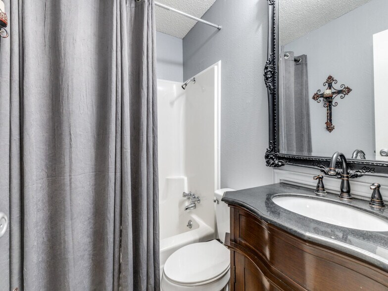 More Photos Of 101 E Us-80 Hwy, Forney Freestanding For Sale