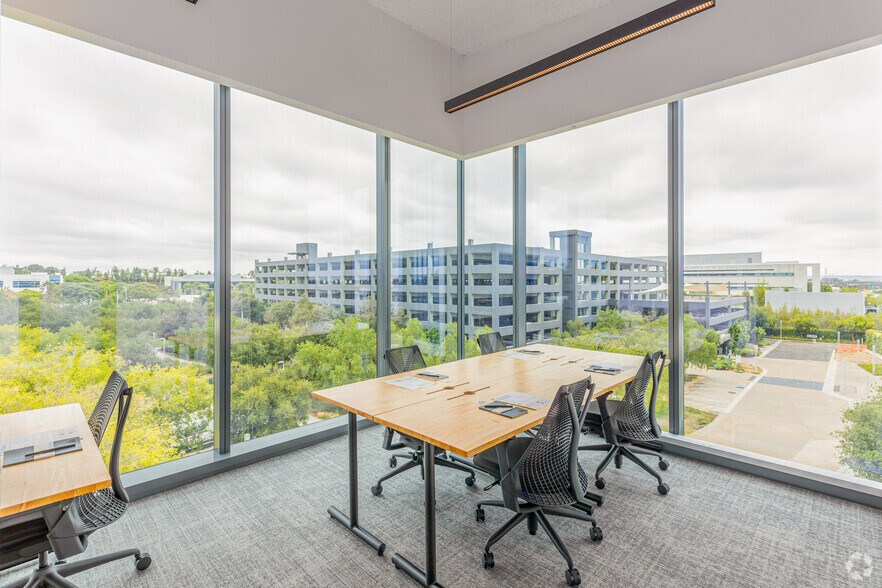 More Photos Of 4727 Executive Dr, San Diego Coworking Space