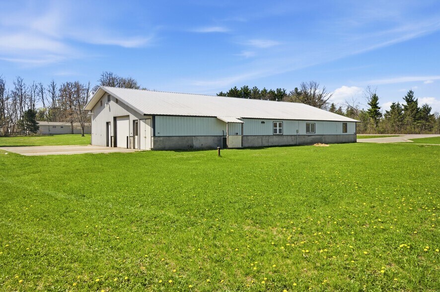 More Photos Of 4182 Highway 23, Wisconsin Dells Manufacturing For Sale