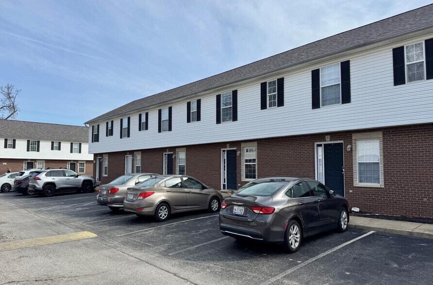 More Photos Of 1426-1496 N Kinser Pike, Bloomington Apartments For Sale