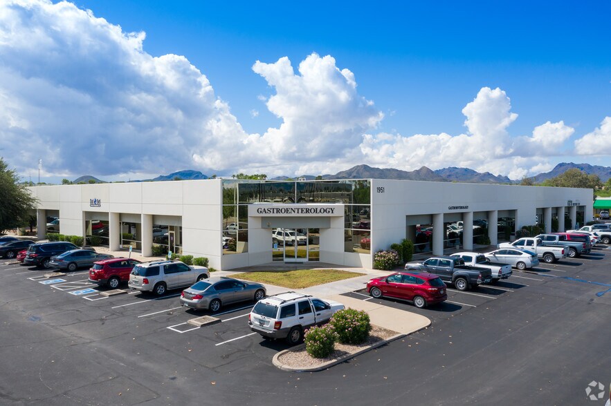 Primary Photo Of 1951 W Grant Rd, Tucson Showroom For Lease