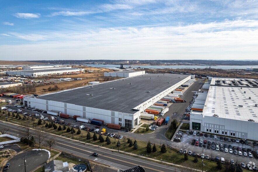 More Photos Of 1005 W Middlesex Ave, Port Reading Warehouse For Lease