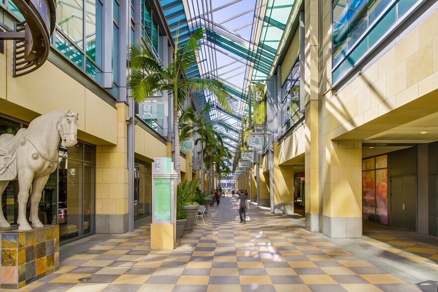 More Photos Of 15303 Ventura Blvd, Sherman Oaks Office For Lease