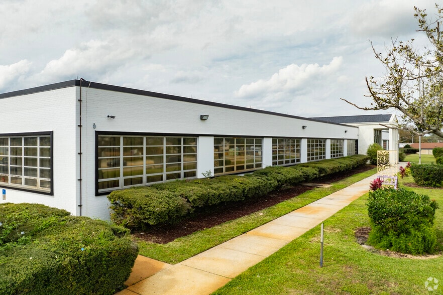 More Photos Of 3425 Lake Alfred Rd, Winter Haven Medical For Lease