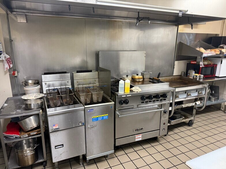 More Photos Of 15 N Main St, Deerfield General Retail For Sale