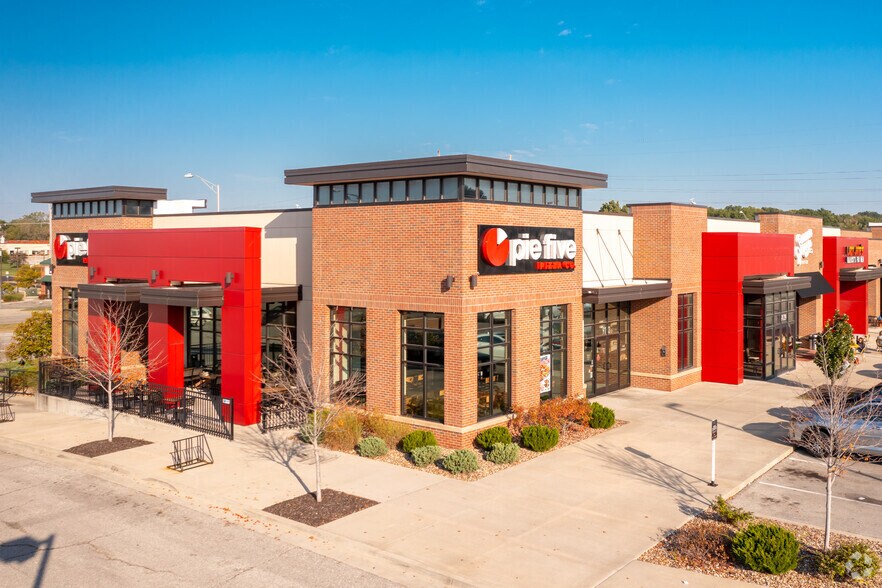 More Photos Of 9101 Metcalf Ave, Overland Park Freestanding For Lease