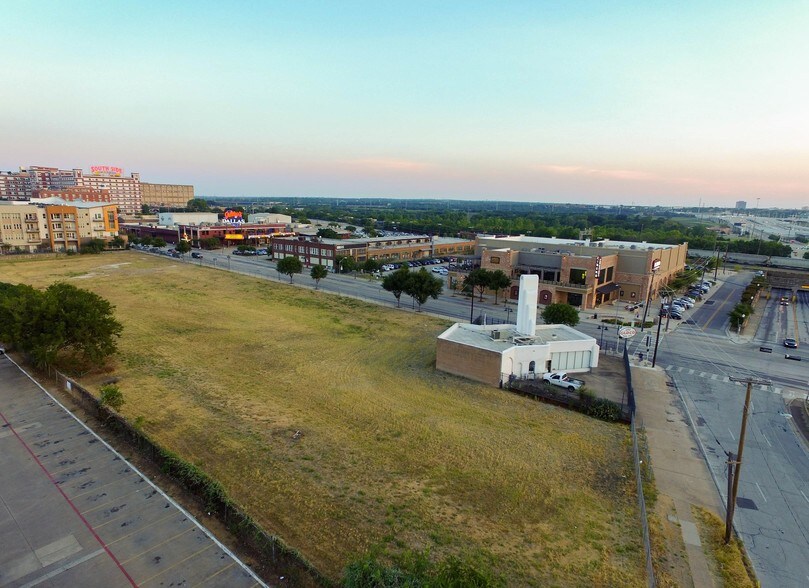 More Photos Of 904 Cadiz St, Dallas Office For Sale