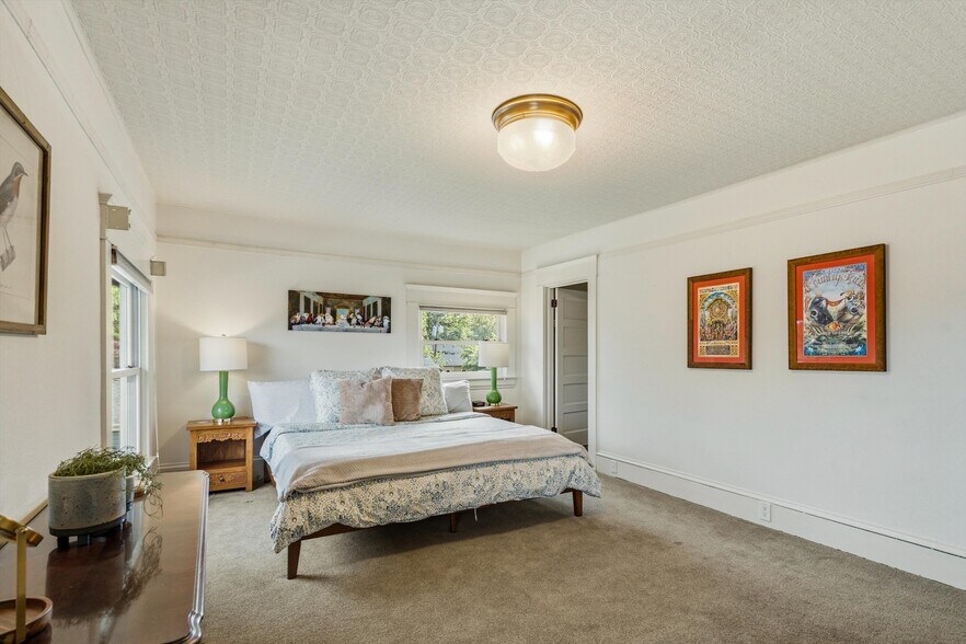 More Photos Of 340 NW 7th St, Corvallis Office Residential For Sale