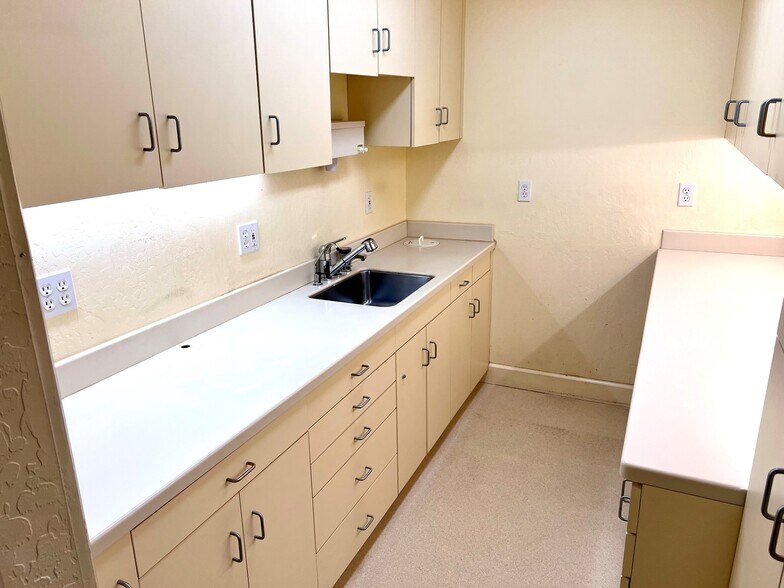 More Photos Of 920 Northgate Dr, San Rafael Medical For Lease