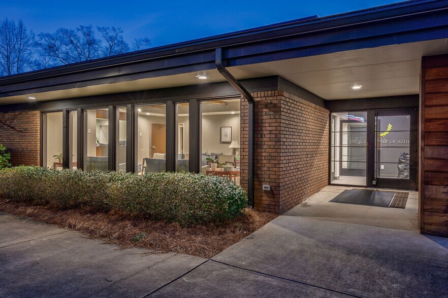 More Photos Of 195 King Ave, Athens Medical For Lease