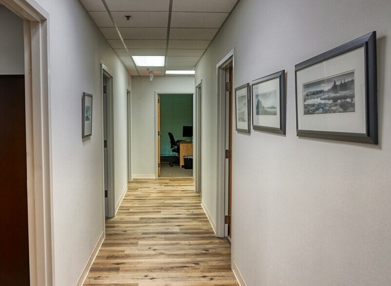 More Photos Of 9755 Dogwood Rd, Roswell Office For Lease