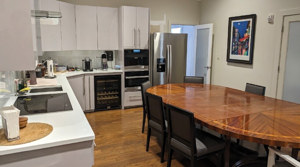 More Photos Of 32-33 47th Ave, Long Island City Warehouse For Lease