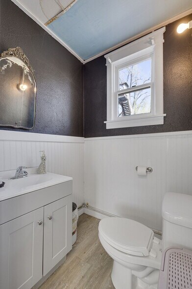 More Photos Of 305 N Main St, Ste Genevieve Storefront Retail Residential For Sale