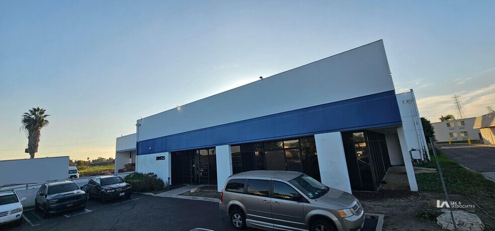 More Photos Of 20925 S Bonita St, Carson Warehouse For Lease