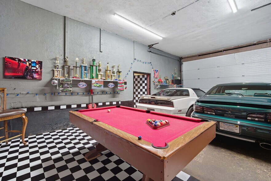 More Photos Of 218 Saint James Blvd, Springfield Storefront Retail Office For Lease