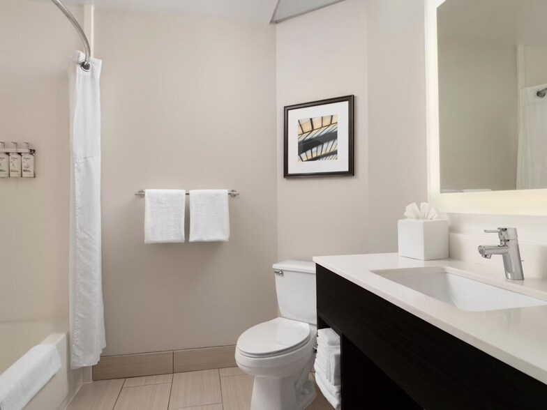 More Photos Of 110 James Dr E, Saint Rose Hotel For Sale