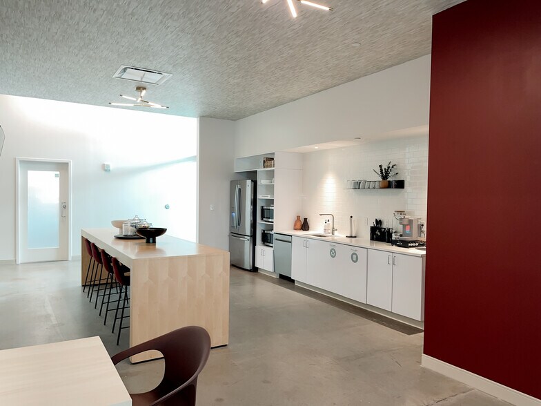 More Photos Of 2000 Route 38, Cherry Hill Coworking Space