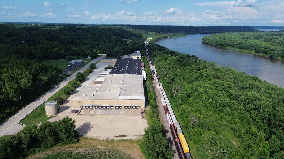 More Photos Of 2900 Hwy 22, Muscatine Manufacturing For Sale