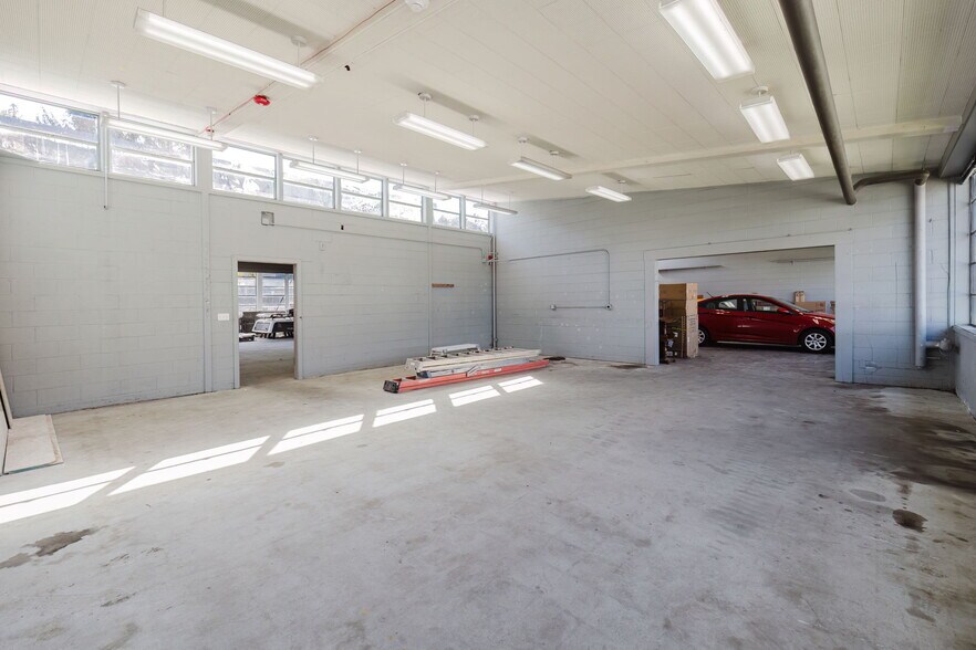 More Photos Of 3649 Frontage Rd, Port Orchard Office For Lease