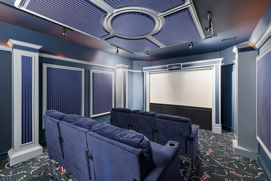 More Photos Of 10611 Lighthouse Pt, South Lyon Specialty For Sale