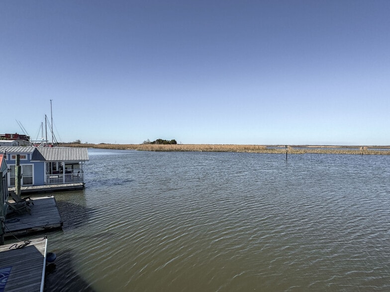 More Photos Of 309 Water St, Apalachicola Marina For Sale