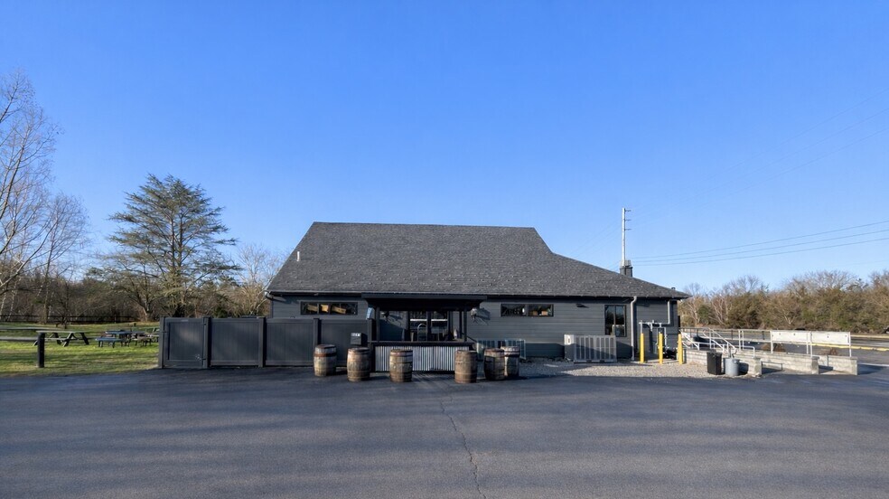 More Photos Of 9095 Sound Ave, Mattituck Restaurant For Sale