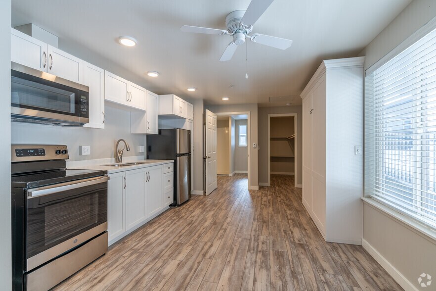 More Photos Of 2320 NW Lakeside Pl, Bend Multifamily For Sale