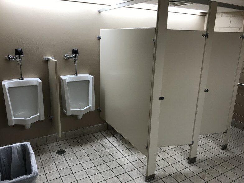 More Photos Of 4061 N Main St, Racine Office For Lease