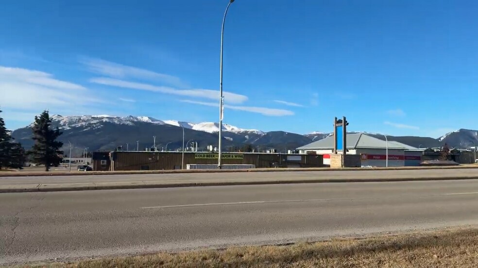 More Photos Of 10005 100 St, Grande Cache Hotel For Sale