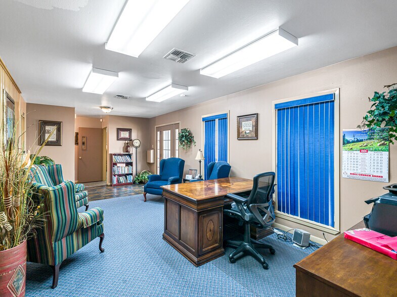 More Photos Of 1105 San Jacinto St, Rosenberg Office For Sale