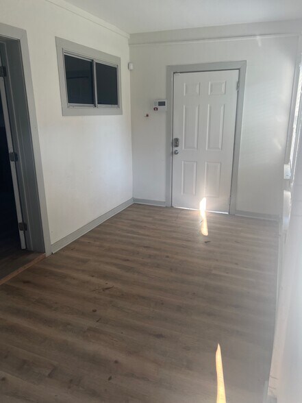 More Photos Of 2418 COMMERCE, San Antonio Specialty For Sale