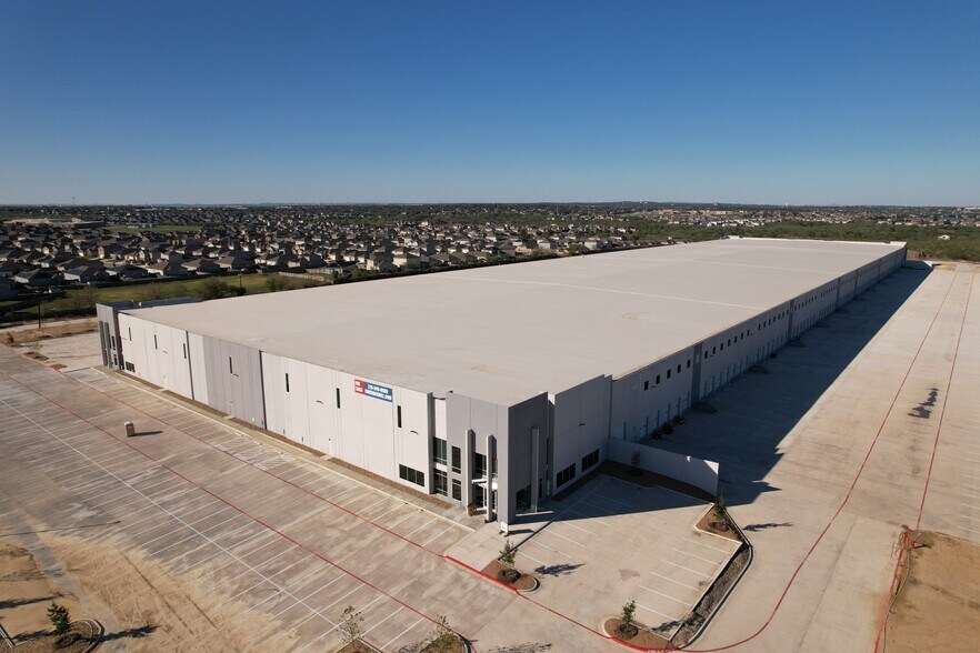 More Photos Of 7625 IH-10 E, San Antonio Distribution For Lease