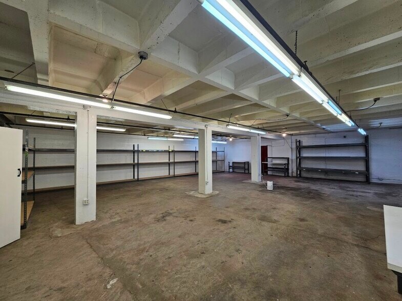 More Photos Of 718 Gladys Ave, Los Angeles Warehouse For Lease