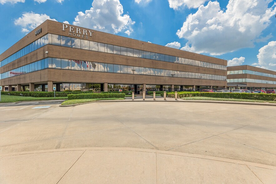 More Photos Of 9000 Gulf Fwy, Houston Office For Lease