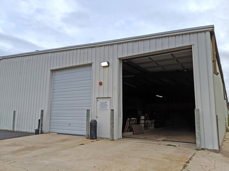 More Photos Of 5215 W Central Ave, Wichita Freestanding For Sale