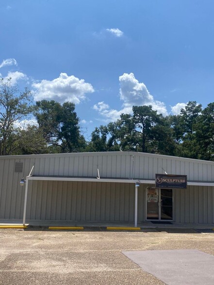 Primary Photo Of 725 West Dr, Deridder General Retail For Sale