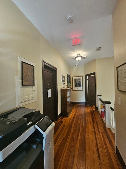More Photos Of 403 Green St, Gainesville Office For Lease