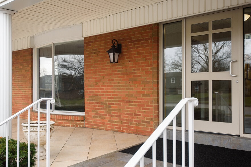 More Photos Of 216 E Reynolds Rd, Lexington Office For Lease